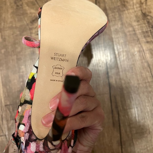 NWOT Stuart Weitzman floral heels - Picture 4 of 9